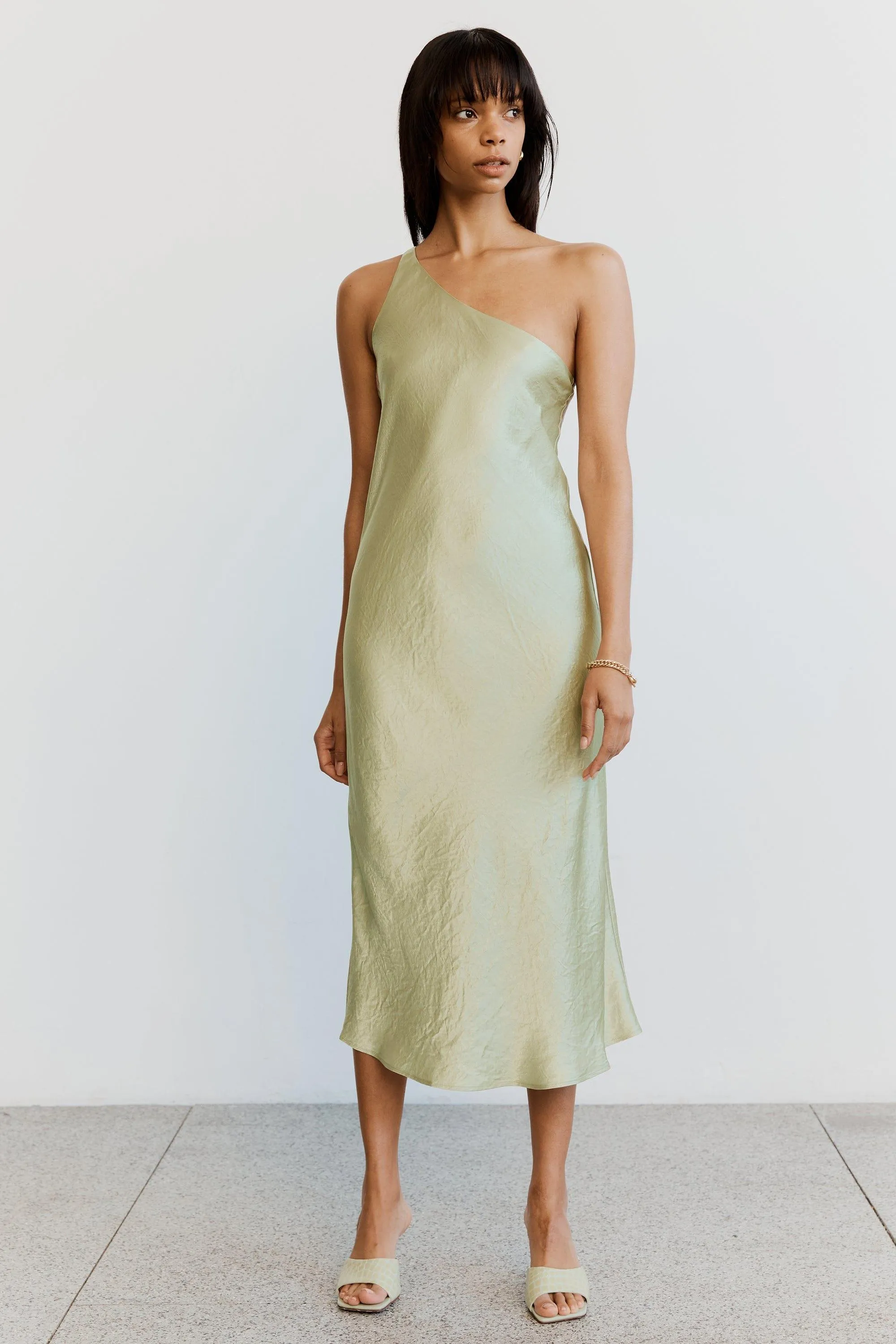 CRUSH BIAS ONE SHOULDER MIDI | APPLE