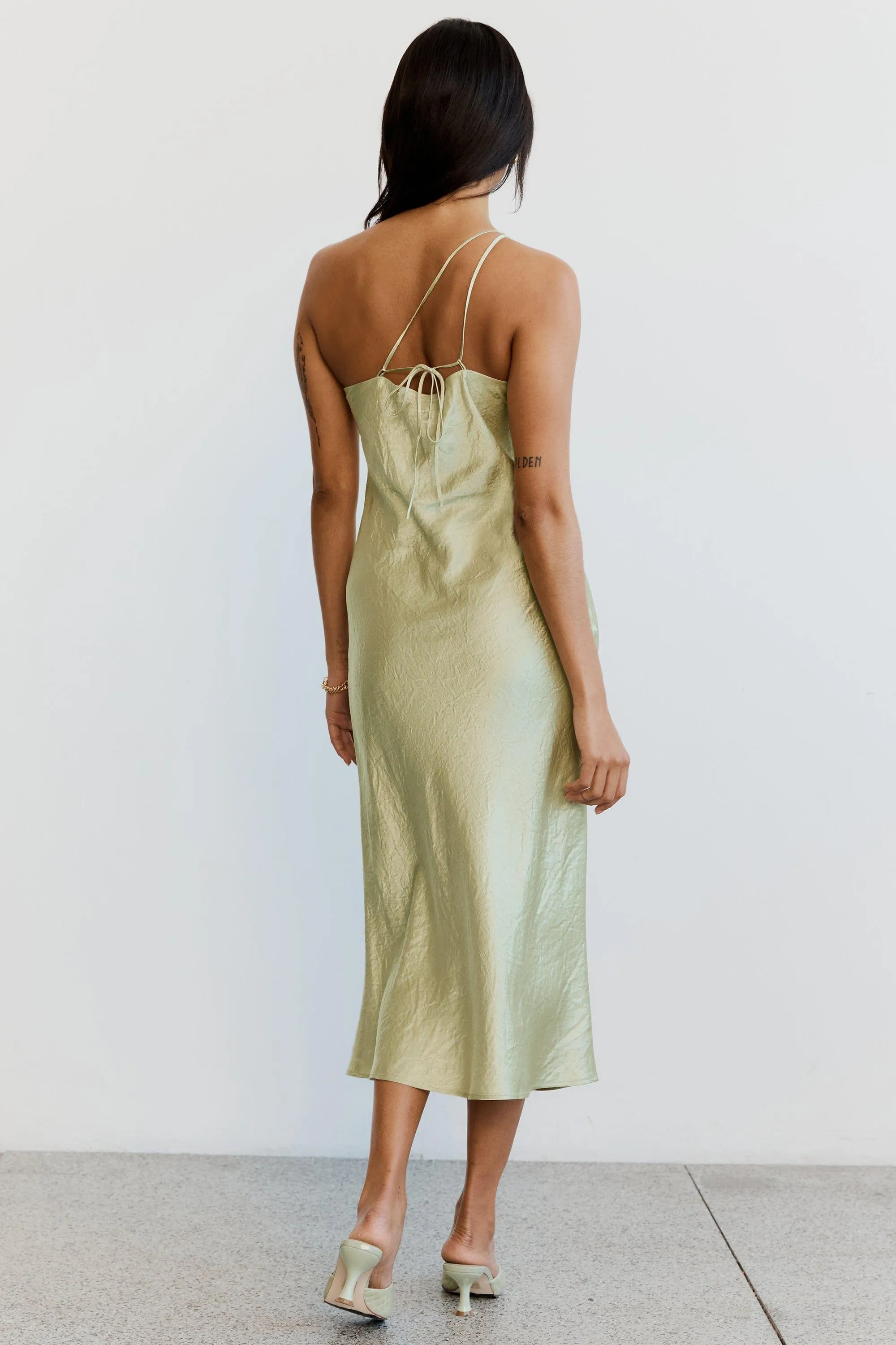 CRUSH BIAS ONE SHOULDER MIDI | APPLE