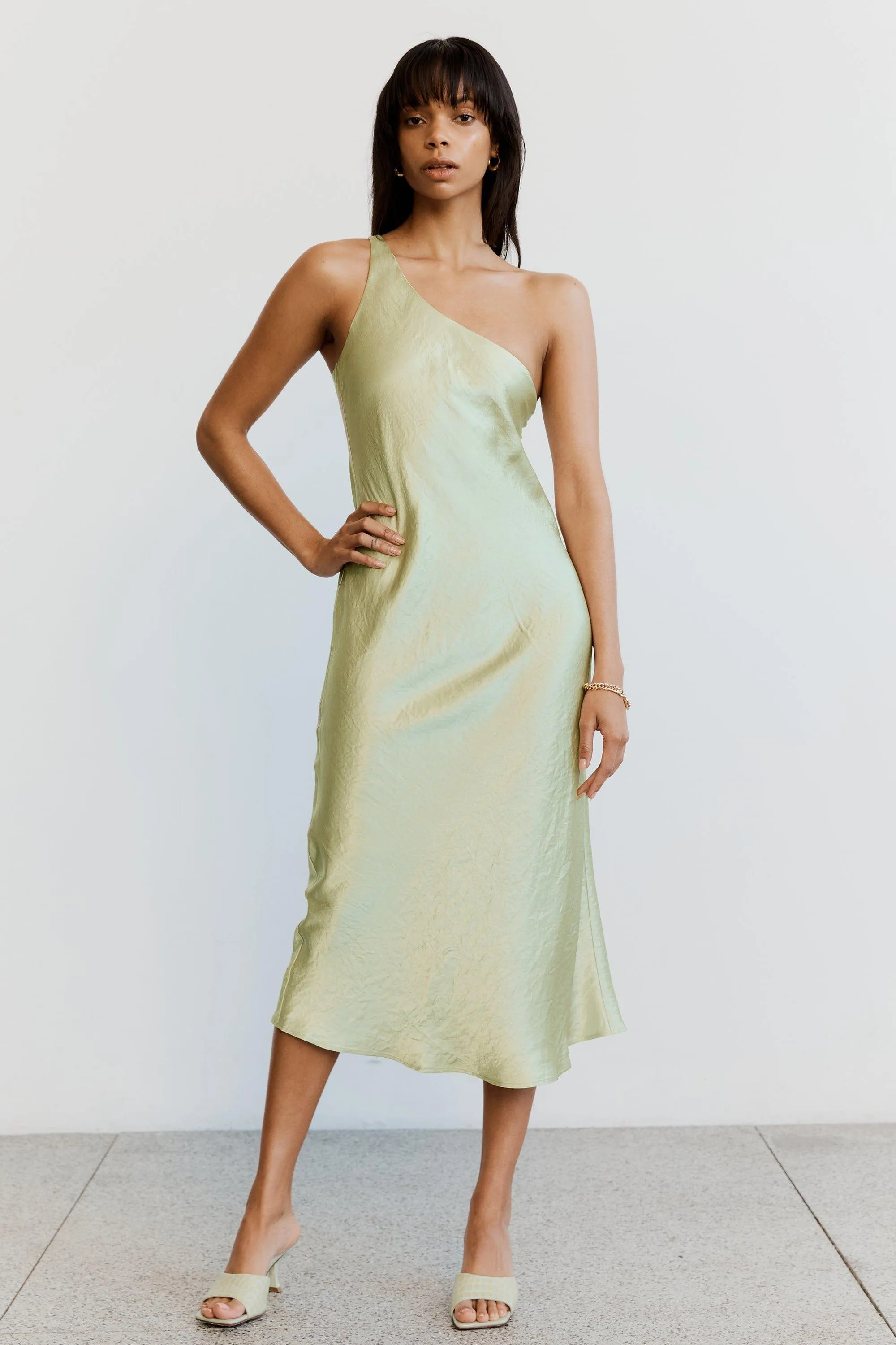 CRUSH BIAS ONE SHOULDER MIDI | APPLE