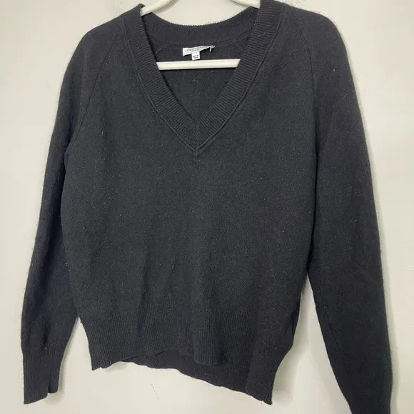 Equipment Black V Neck 100% Cashmere Sweater Sz Small Designer Quiet Luxury