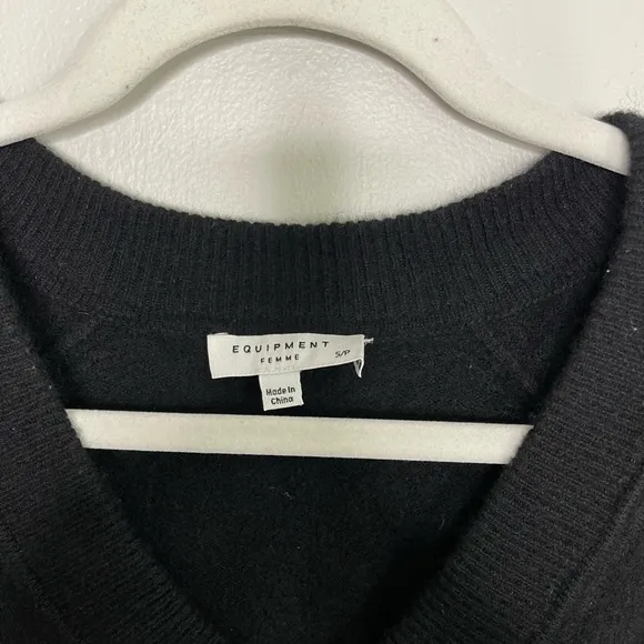 Equipment Black V Neck 100% Cashmere Sweater Sz Small Designer Quiet Luxury