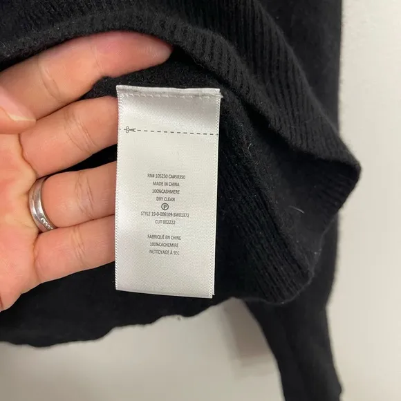 Equipment Black V Neck 100% Cashmere Sweater Sz Small Designer Quiet Luxury