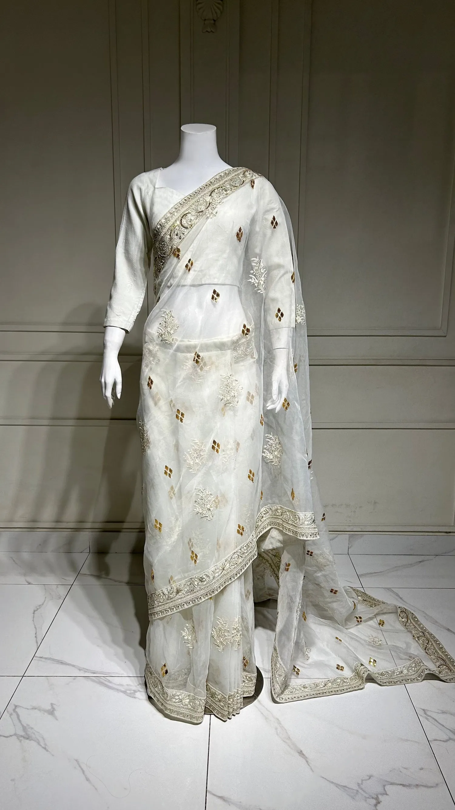 ERUM KHAN STORE | LUXURY PRET | Full Moon