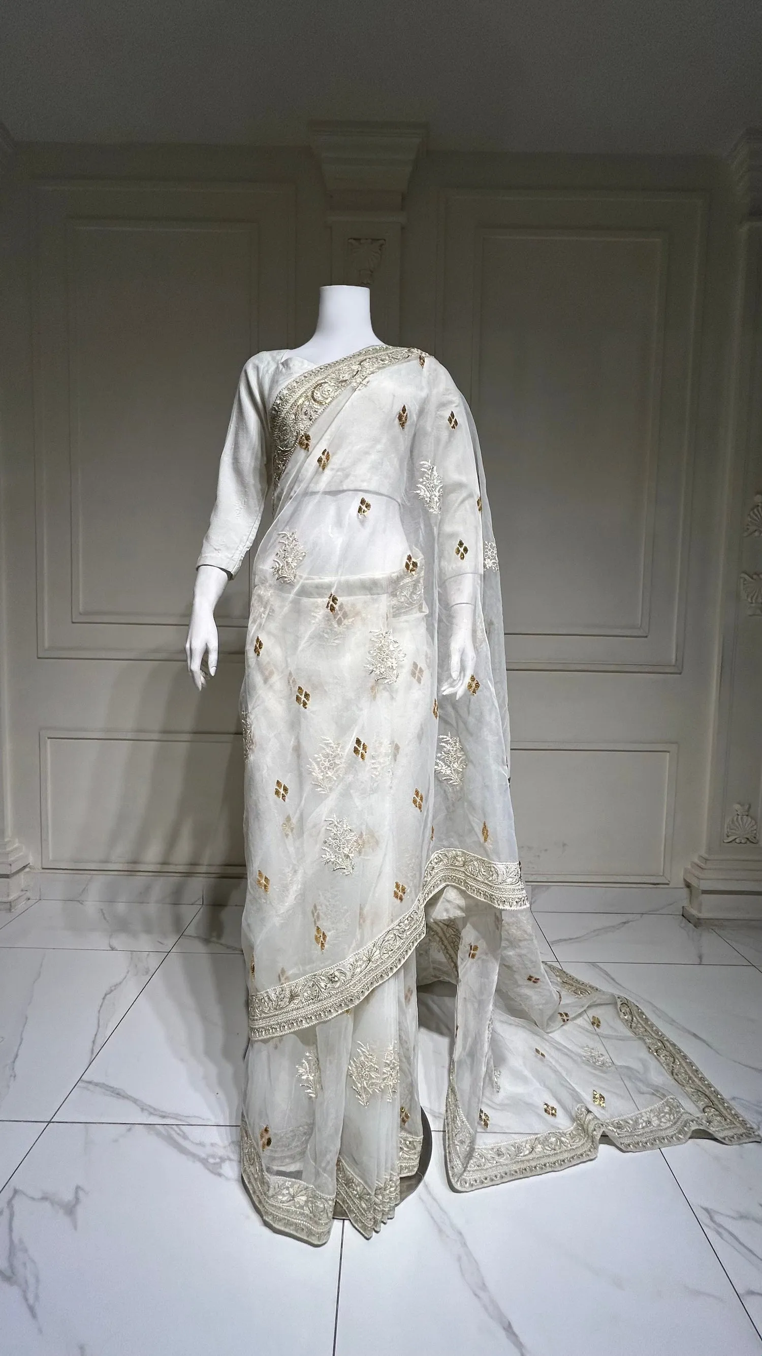 ERUM KHAN STORE | LUXURY PRET | Full Moon