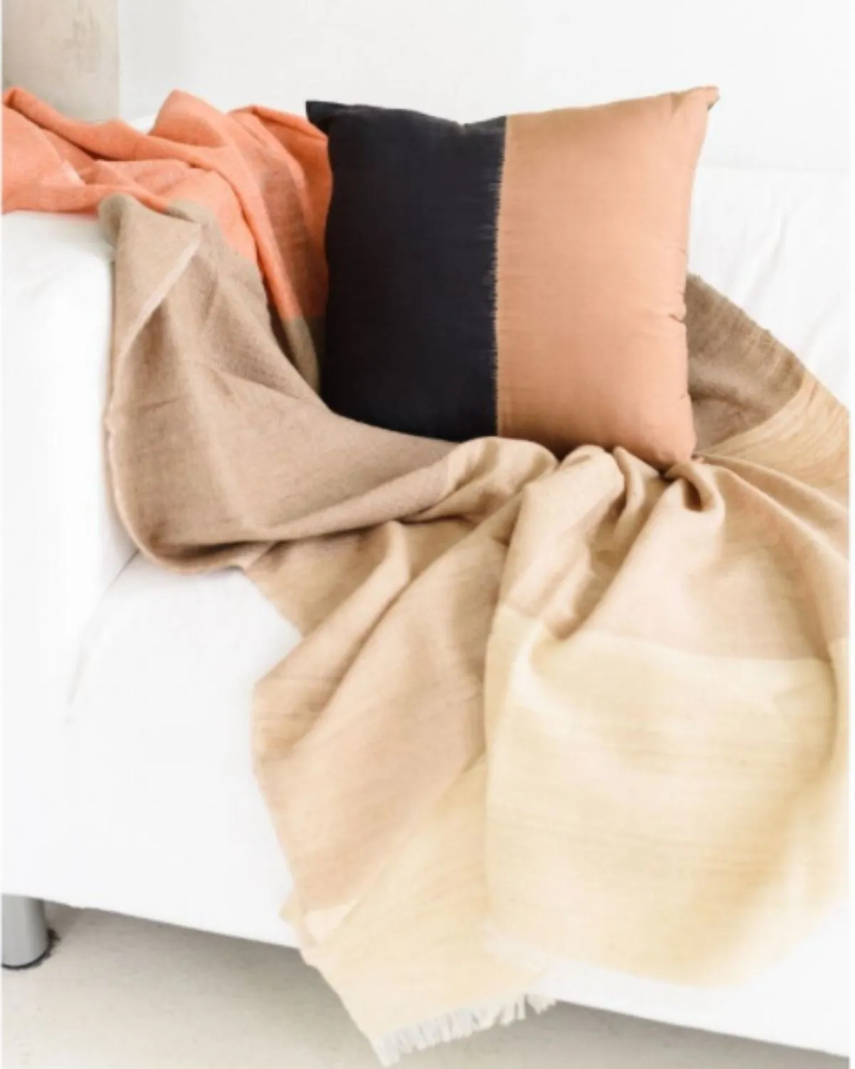 Kala Luxury Pillow 100% Silk