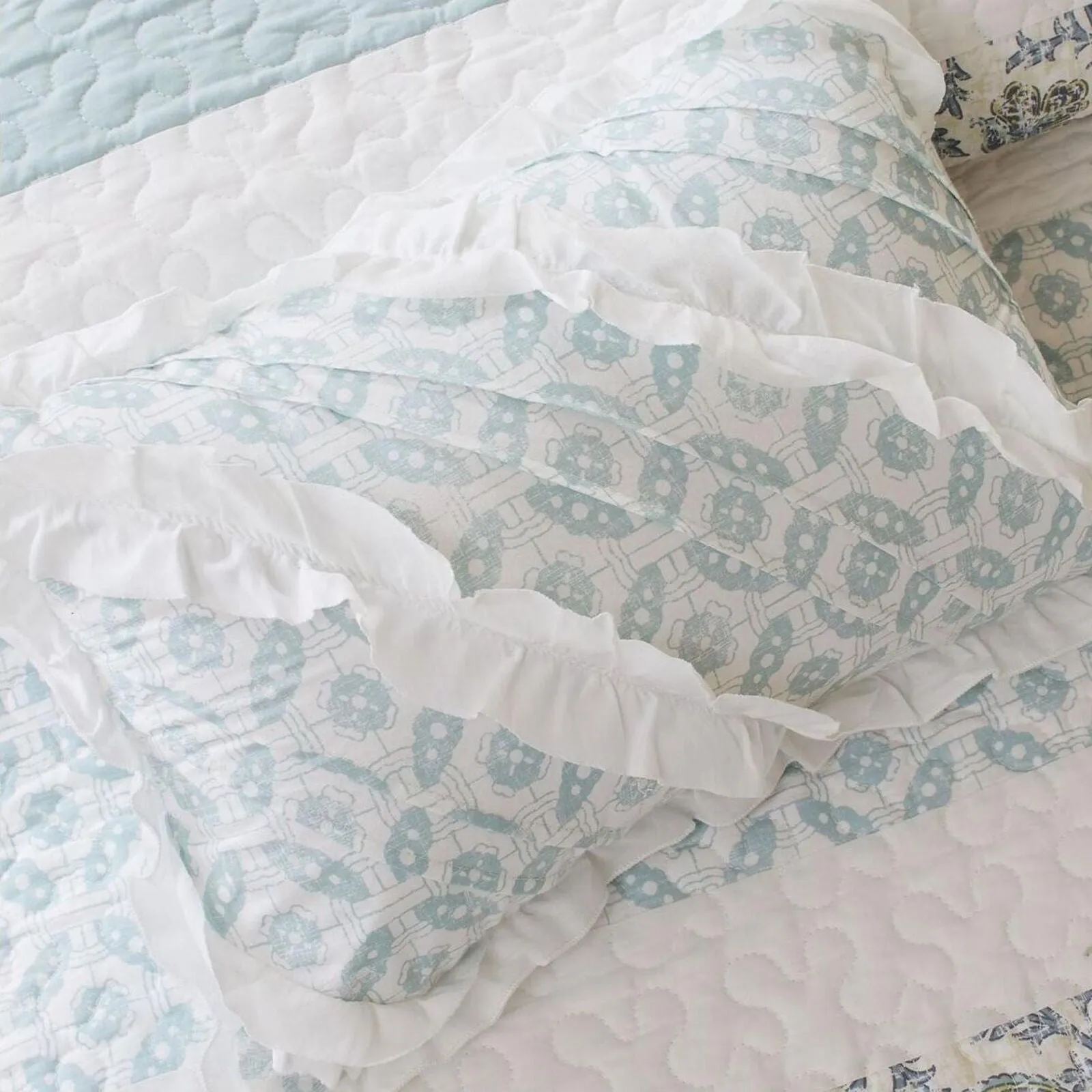 Madison Park Dawn 6-Piece Full / Queen Quilt Set Blue