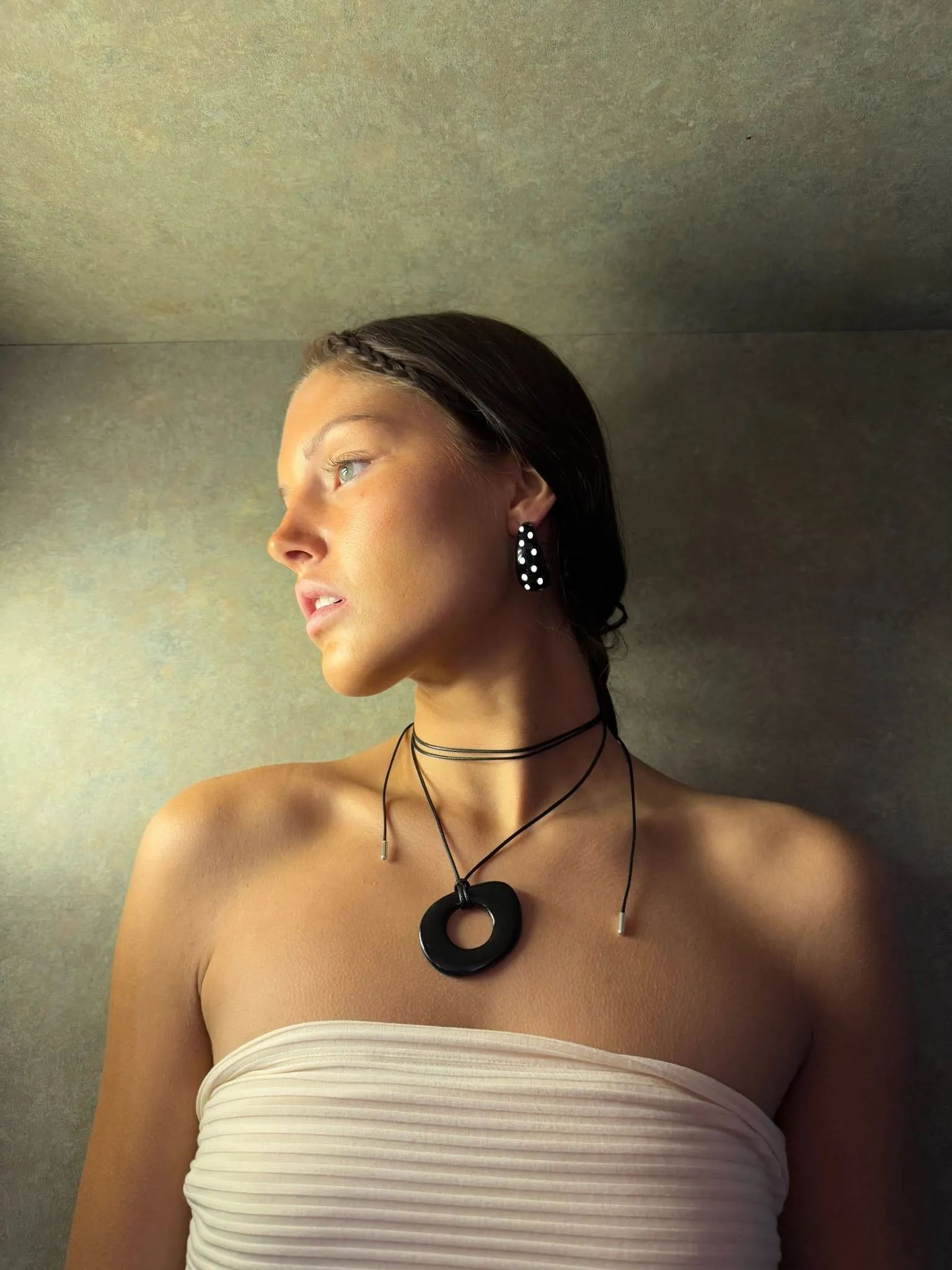 Mari Carmen Black Earrings