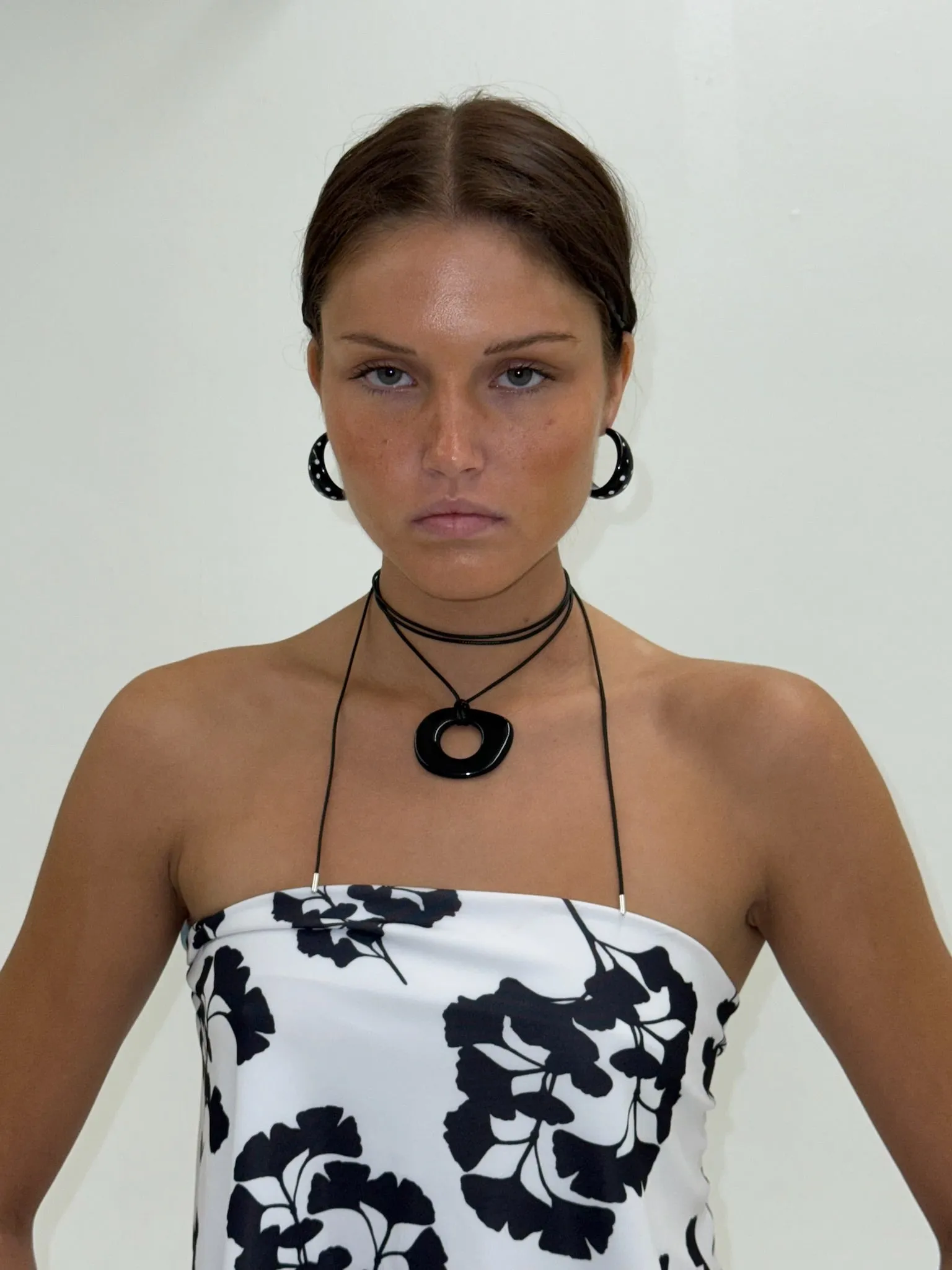 Mari Carmen Black Earrings