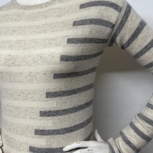 NEIMAN MARCUS 100% Cashmere Striped Pullover Sweater Heather Gray Vanilla XS