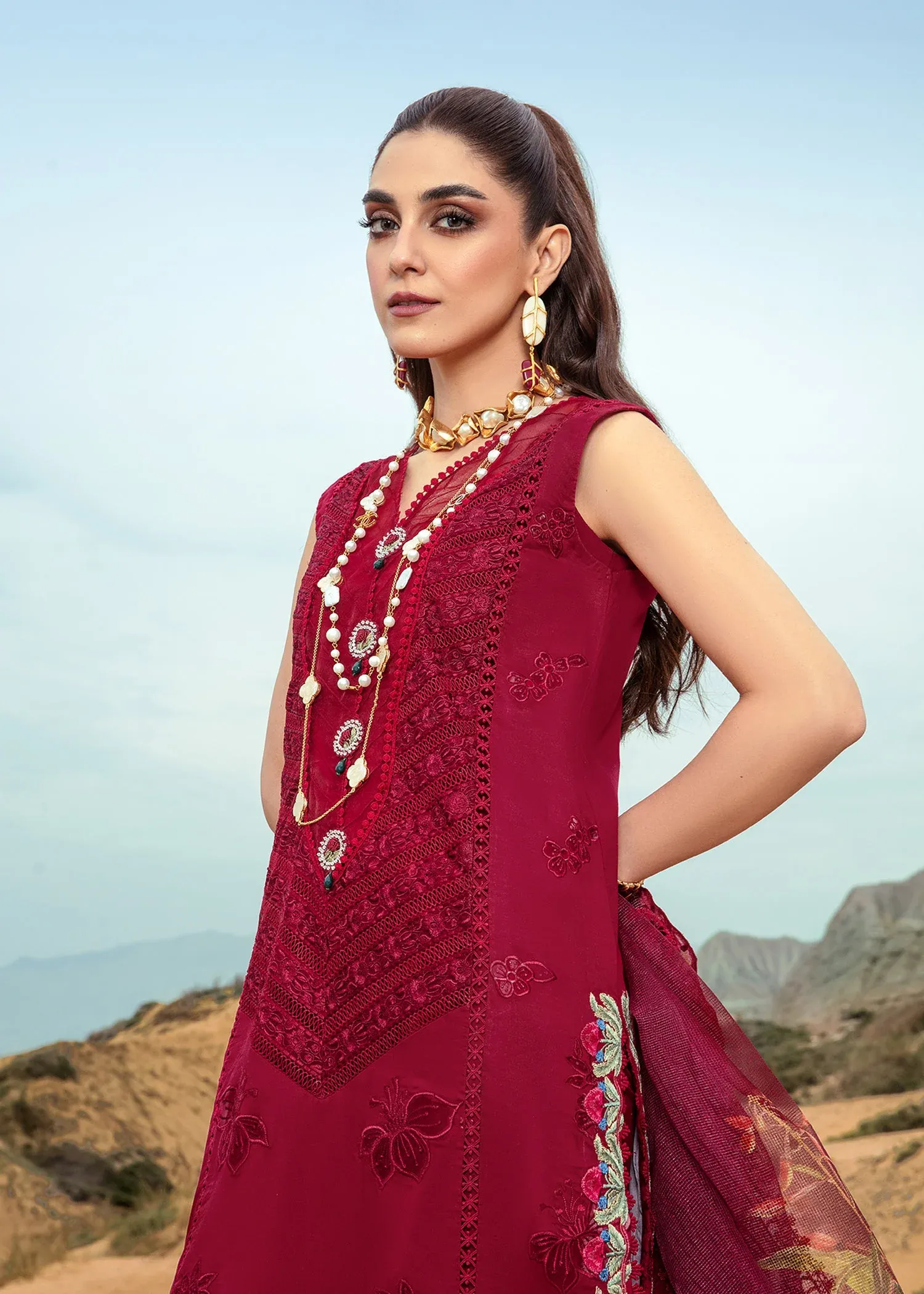 Saira Shakira Embroidered Lawn Unstitched 3Pc Suit D-03A Lillie de Jong - Cherry