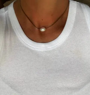 Single Pearl Choker