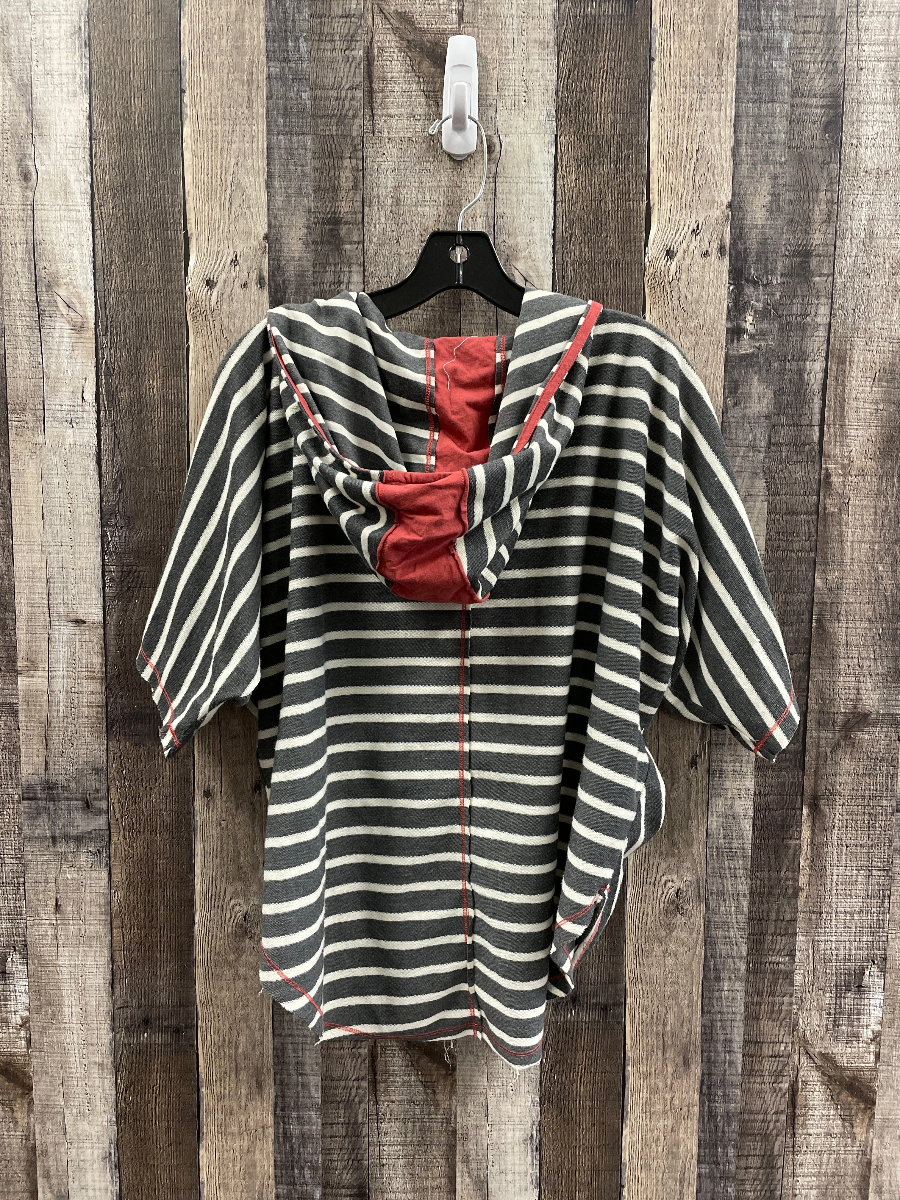 Top Short Sleeve By Oddi In Striped Pattern, Size: S