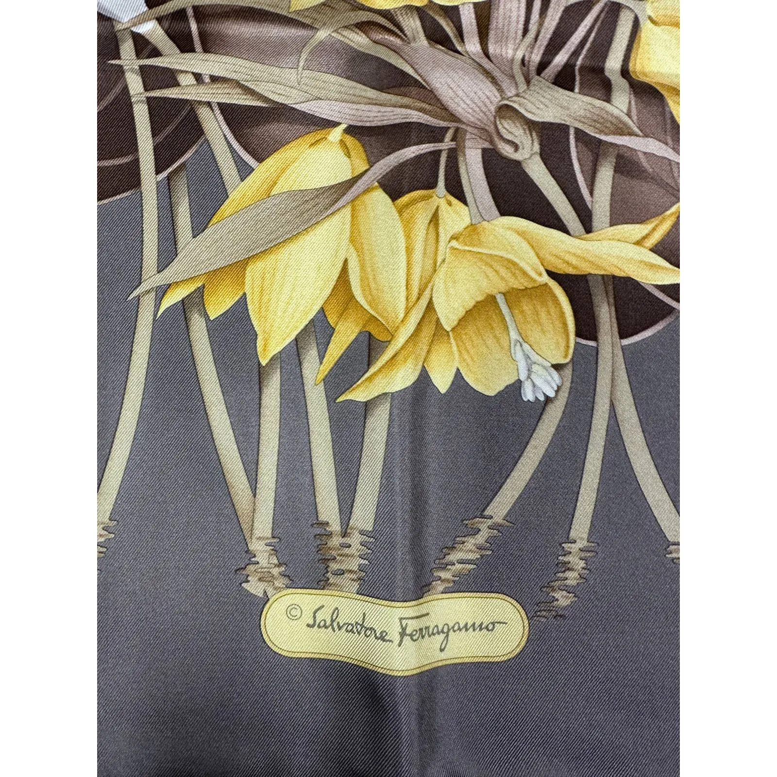 VTG NIB  Salvatore Ferragamo Womens 100% Silk Square Scarf Iris 34"