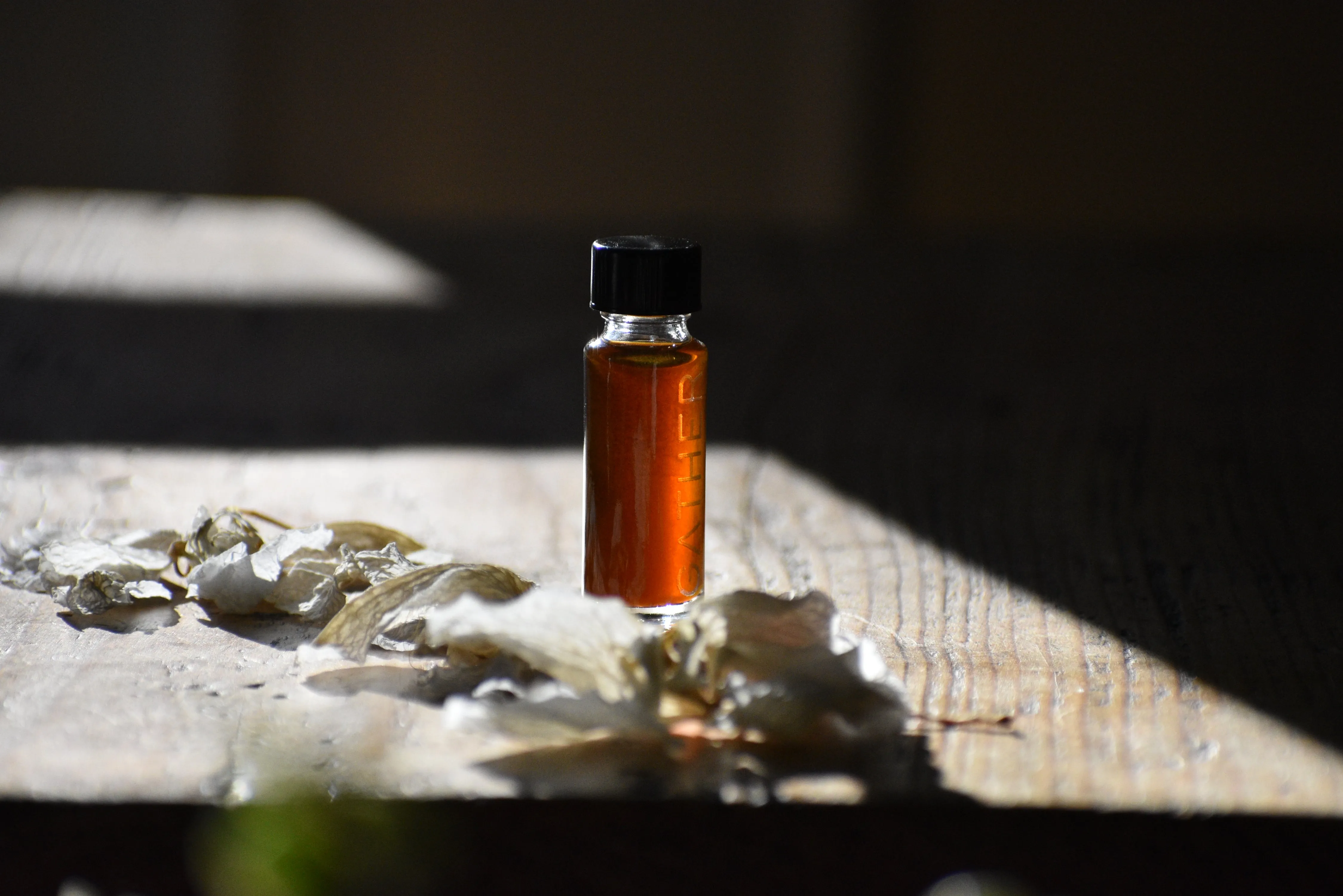 WHITE FLOWERS IN THE DARK - Natural Botanical Perfume - The Sojourn