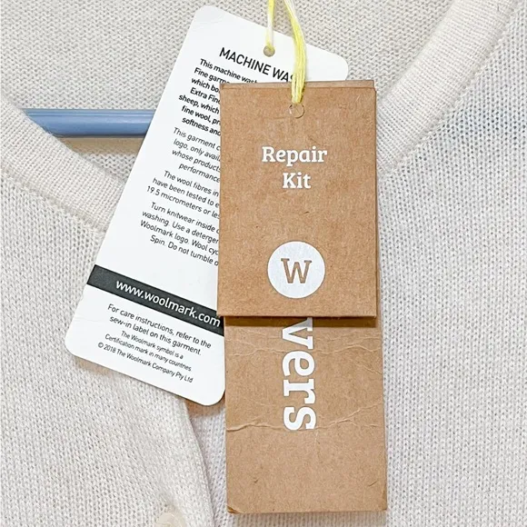 Woolovers Cashmere Merino Crew Neck Cardigan - Cream